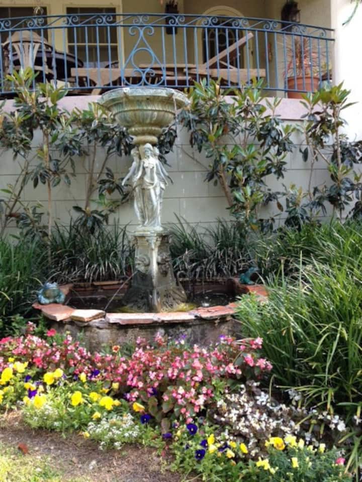 The Laurel Bed and Breakfast in Mid-City