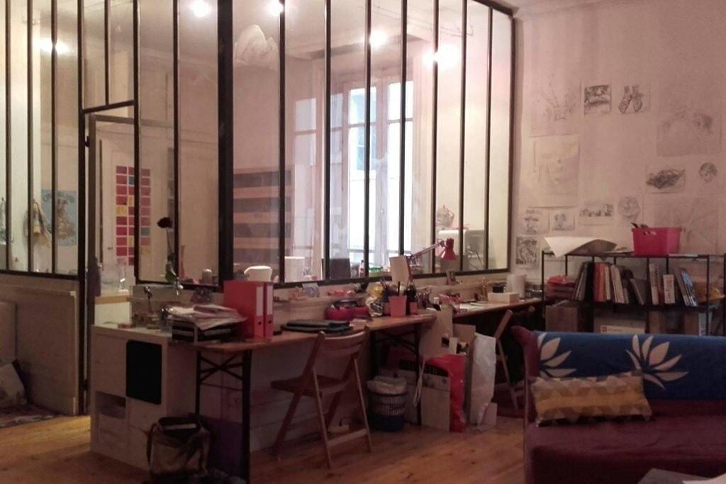 Vue sur salon et cuisine
