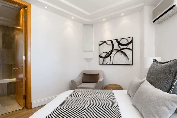 Hillside Minimalist Architecture Villa with Pool gallery image 4