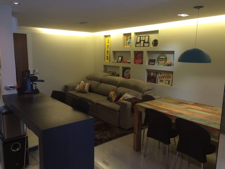 sala ampla e aconchegante