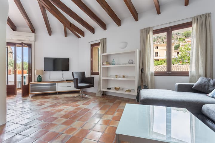 Delightful Duplex Apartment in the Heart of Deia