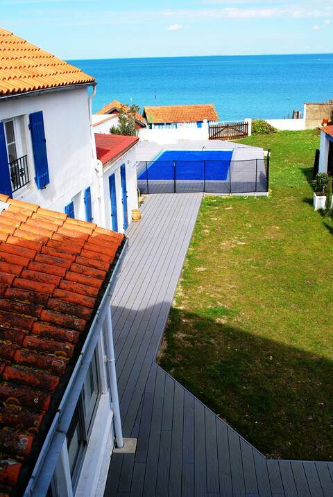 12/14pers facing the sea with pool