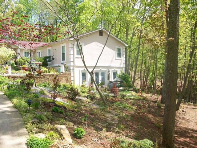 Airbnb Township Of Taylorsville Vacation Rentals Places To