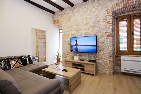 Popular Airbnb listing: The XY Suites Boutique Apartments in Grad šibenik
