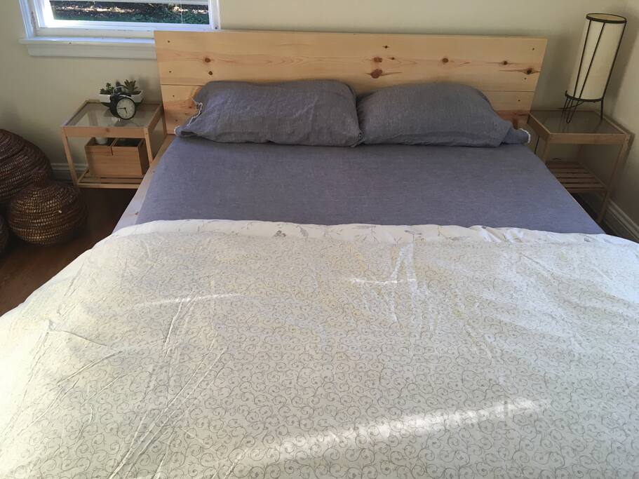 Private room with queen mattress.