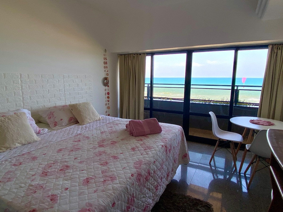 Foto do anúncio de Quarto frente mar no melhor local praia do futuro em Praia do Futuro, Fortaleza