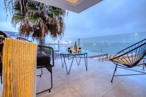 Popular Airbnb listing: PALM GARDEN OCEAN FRONT LUXURY SUITE in Ensenada