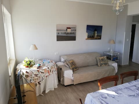 Propiedad de Airbnb exitosa: BEACH-FRONT APARTMENT. WIFI. ALL EXTERIOR en San Pedro Del Pinatar
