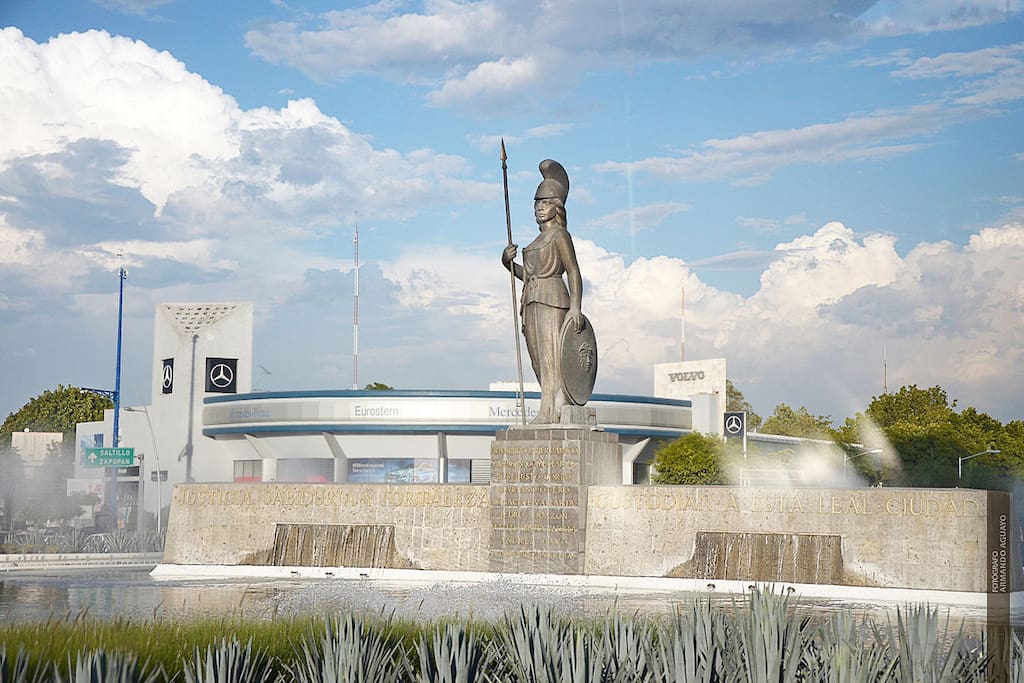 Muy bien ubicado, a unas cuantas cuadras de la Glorieta Minerva