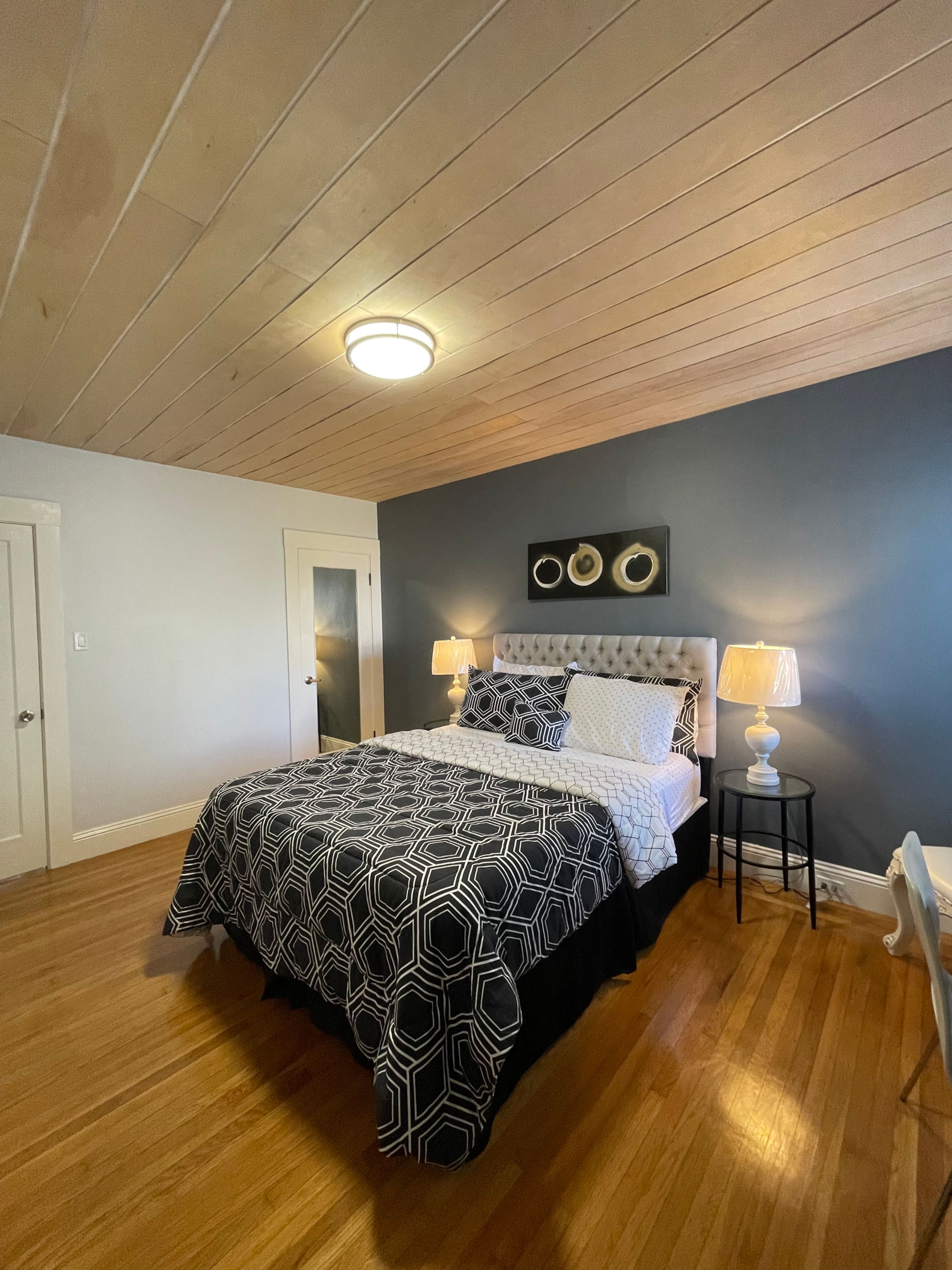 Home in San Francisco · ★4.95 · 3 bedrooms · 3 beds · 1 bath - Image 3