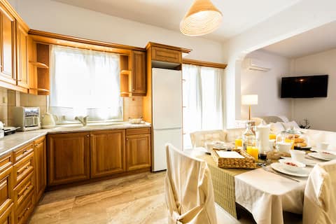 Cosy house next to the sea