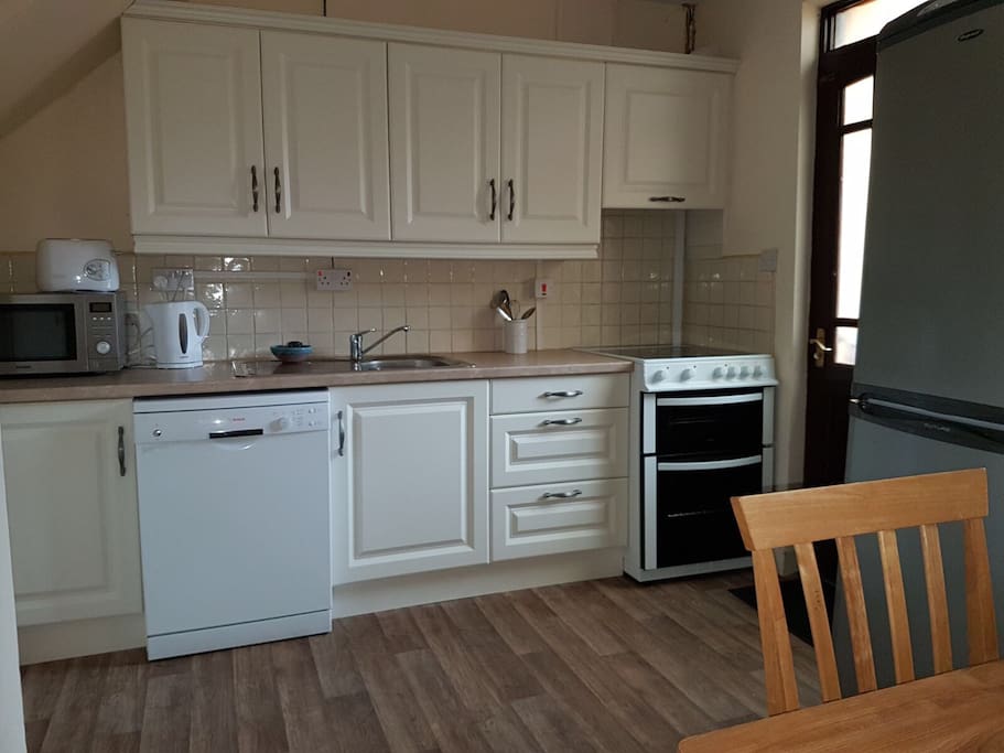 Fully fitted kitchen