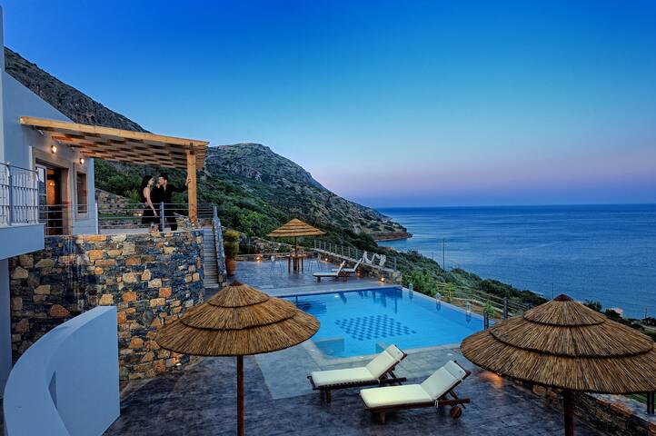 Elounda Maris Villas – 6 bedrooms – sleeps 12 gallery image 3