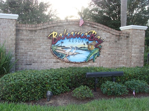 Popular Airbnb listing: Platinum 2BR Deluxe Condo Recently Renovated in Lakeland / Winter Haven