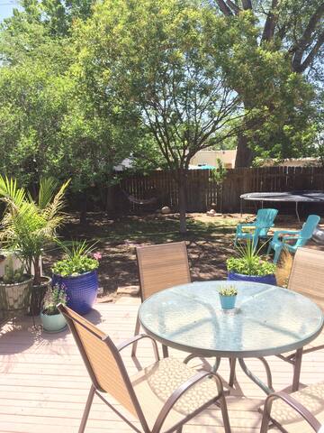 Charming Nob Hill Garden Casita with Pool