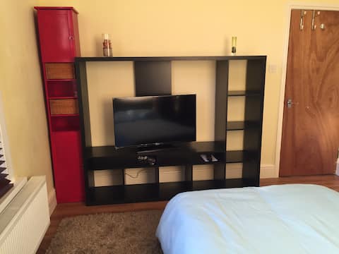 Double room to rent in East London