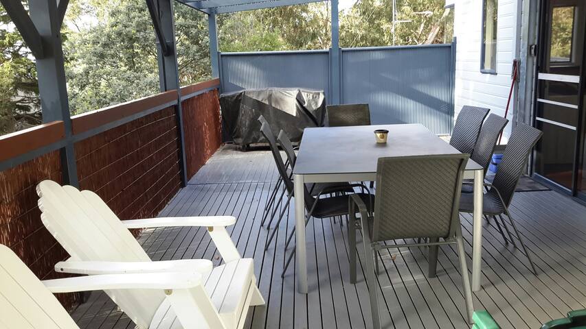 Lorne Holiday House, has Foxtel with Sport. gallery image 3