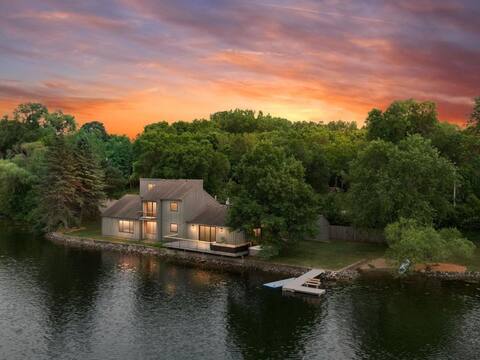 Lakeside Retreat | Sauna | Hot Tub | Private Beach