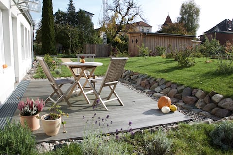 Top Airbnb: Apartment "Sommerflieder" - Baltic Sea, culture & Molli in Bad Doberan
