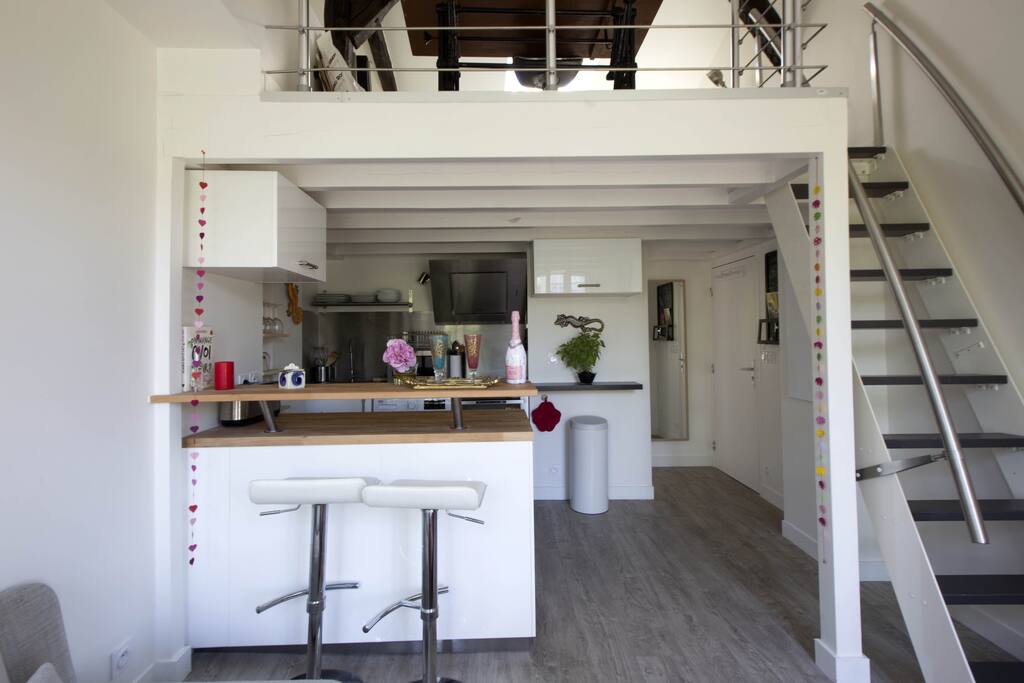 Kitchen bar