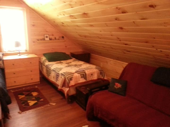 Kuna kitanda kimoja...