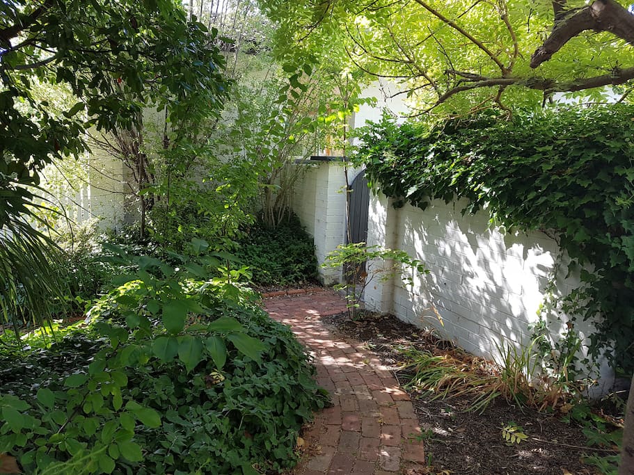 The entrance to the front courtyard