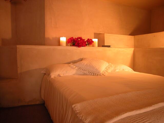 Classic Victorian Home, views over the Ocean ! gallery image 4