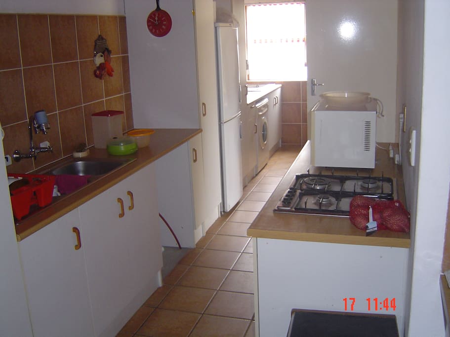 Fully fitted kitchen
