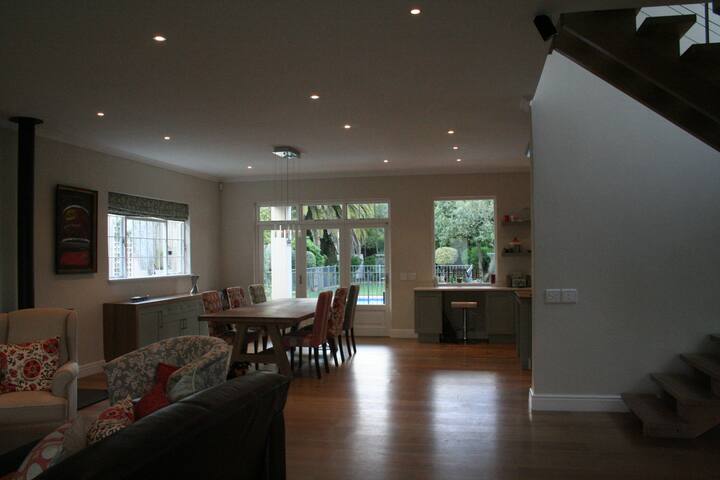 Spacious Family Home in Claremont gallery image 3