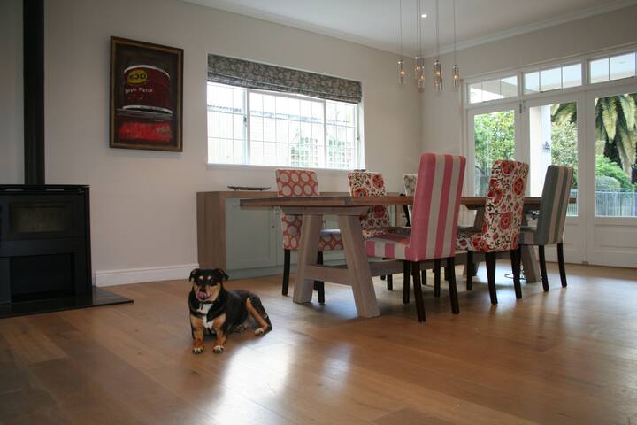 Spacious Family Home in Claremont gallery image 5