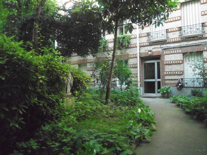 Charming and cosy apartement in Montmartre (52m²)
