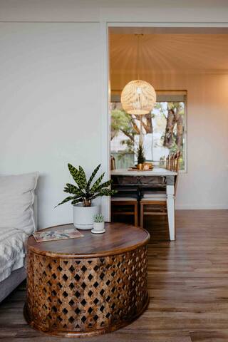 Beach front with Stunning views gallery image 4