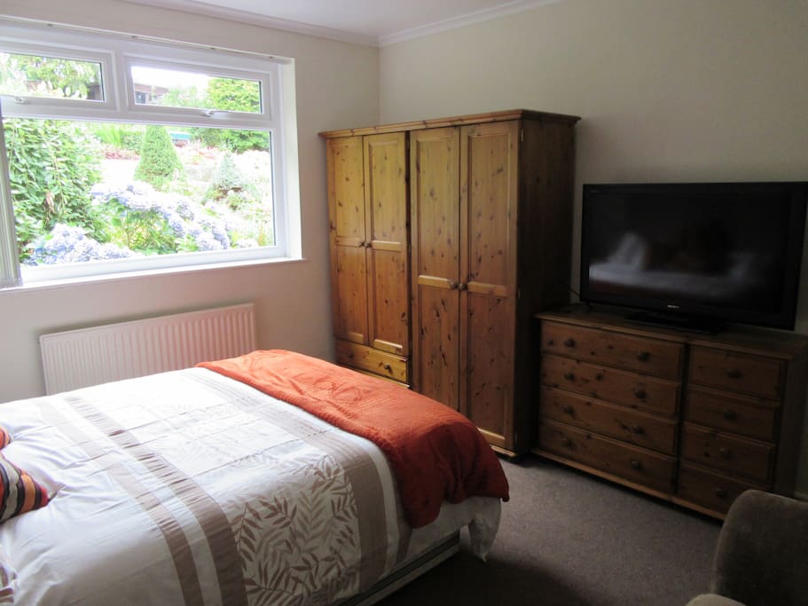 Bed Sit Room- Lovely View