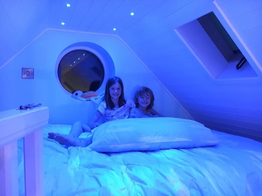 Kids on sleeping platform!