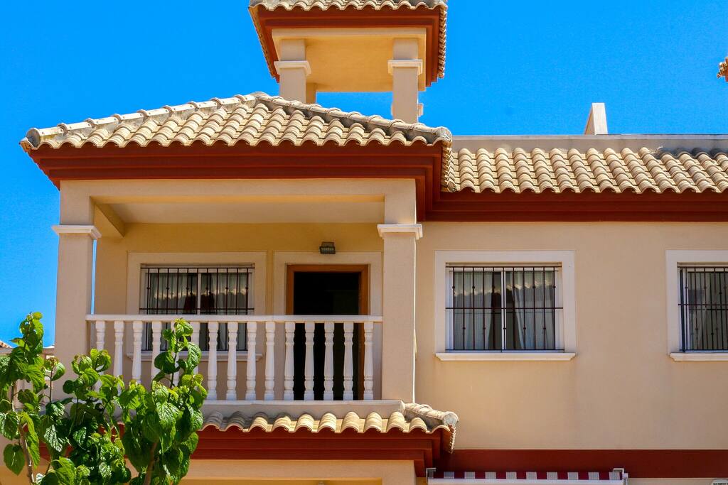 1st floor with balcony with entrance door great to relax in the evening sun