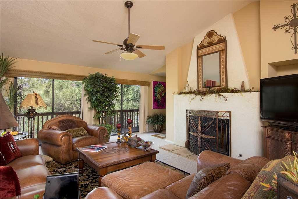 Great Space - The living room seats are comfortable, the view is spectacular, and the New Mexico experience is just around the co