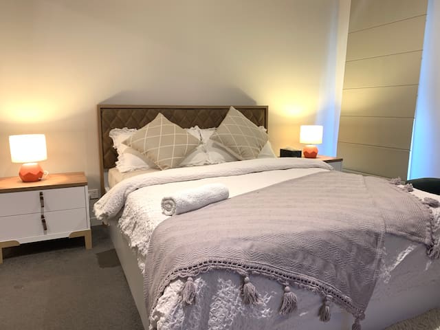 Airbnb Cannons Creek Vacation Rentals Places To Stay