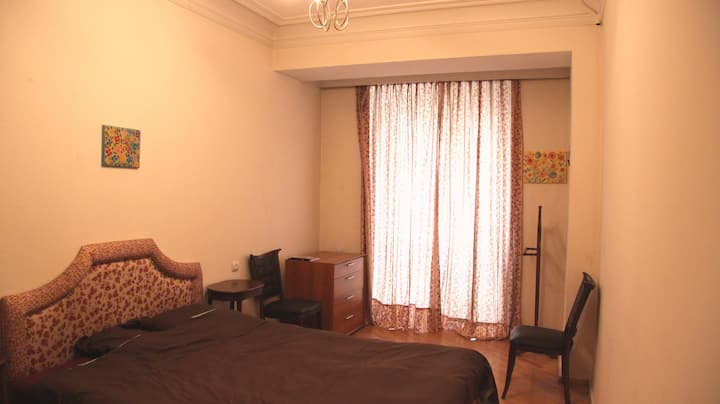 带双人床的1号卧室 