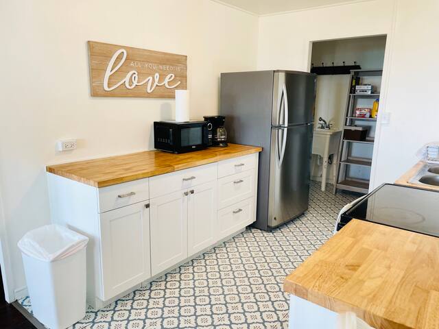 Hale Mahina Beach House gallery image 5