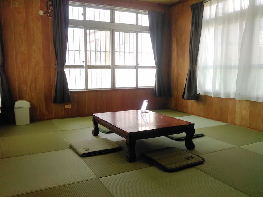 2階10畳和室定員6名