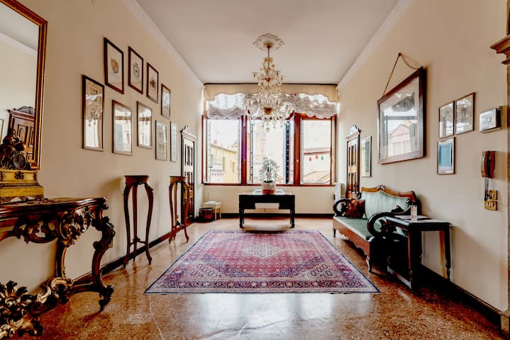 Luxury apartment “La Fenice”