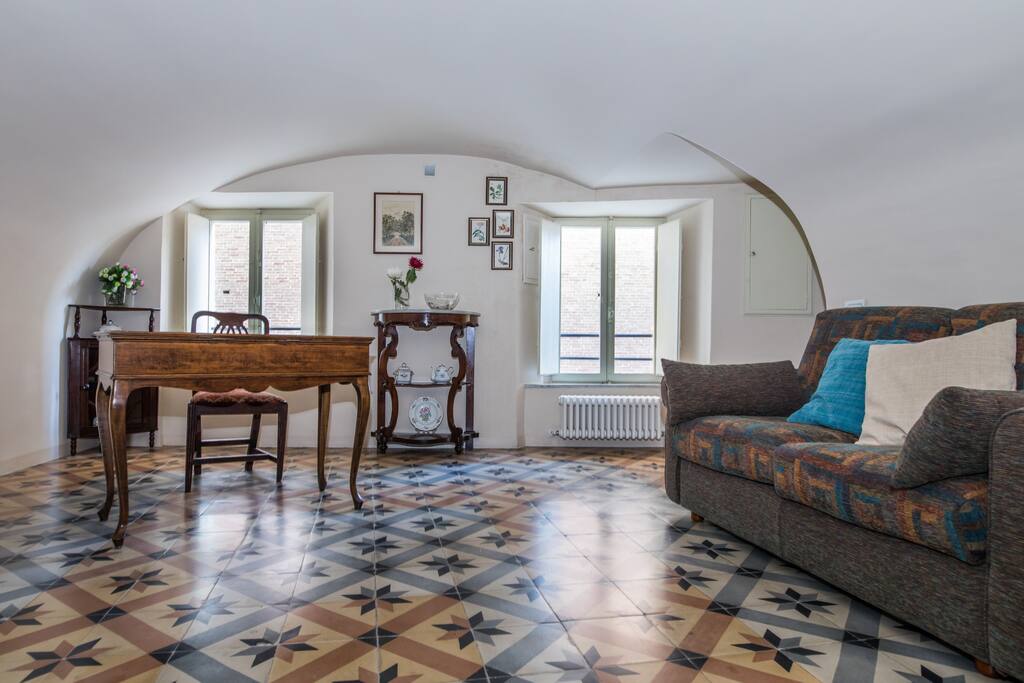 Sala con vista su Piazza Provenzano