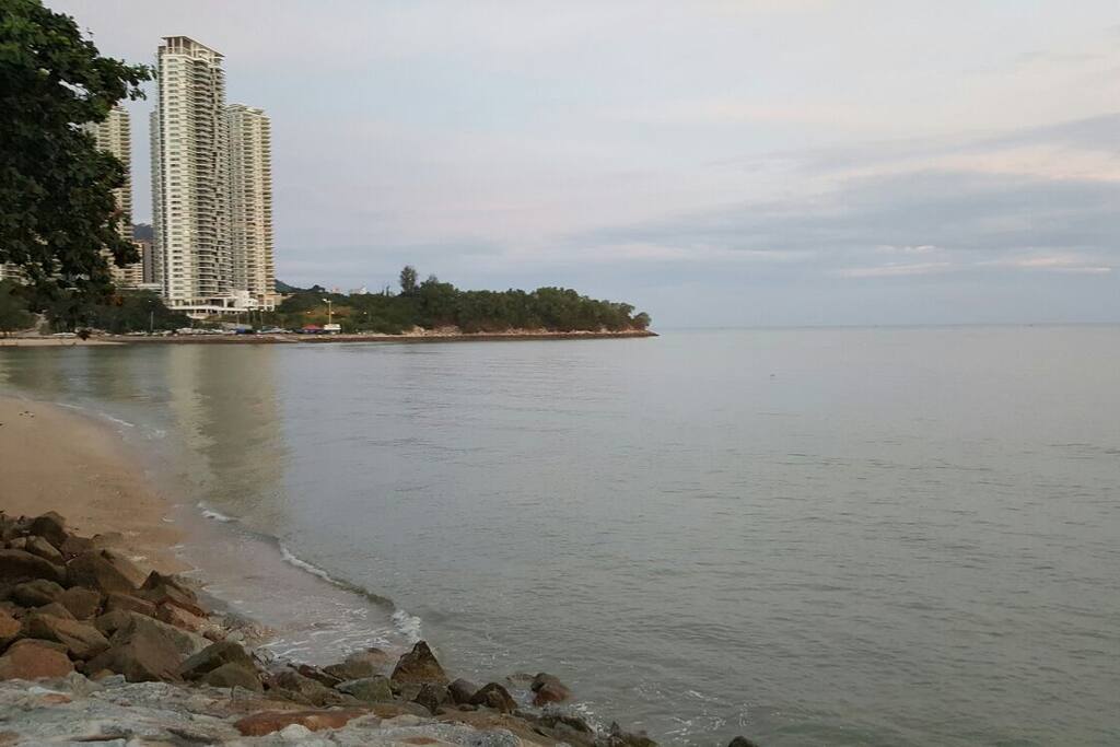 Just 20m (50 ft) to the beach!
