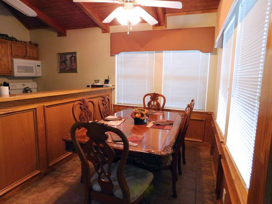 Dining area of the Tree Top Villa