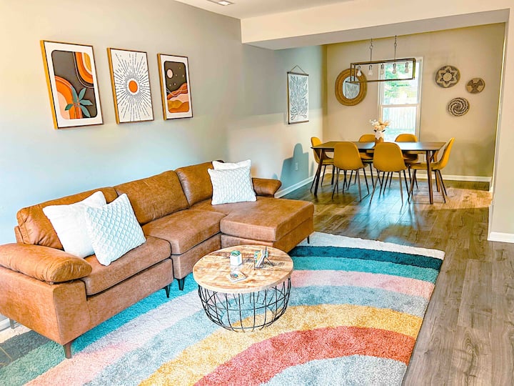 Midcentury home minutes from downtown Raleigh. Houses for Rent in