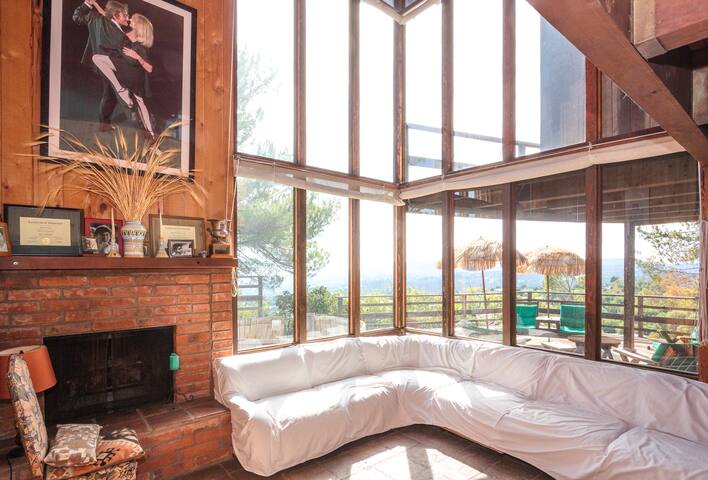 Amazing View from Hollywood Hills. gallery image 5