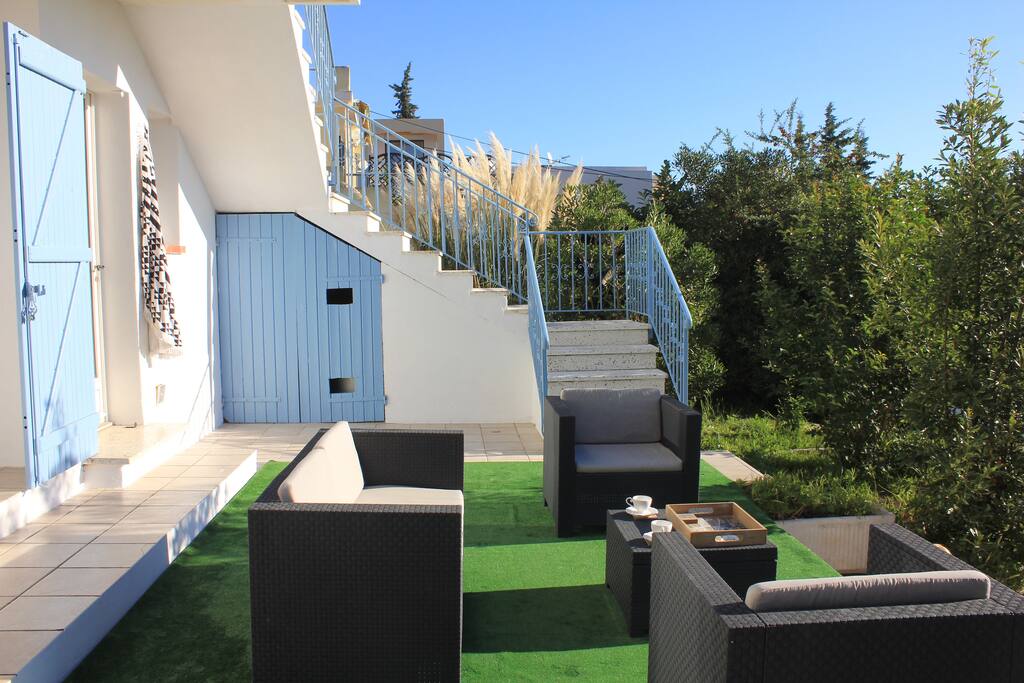 Terrasse sud très agréable matin comme le soir.