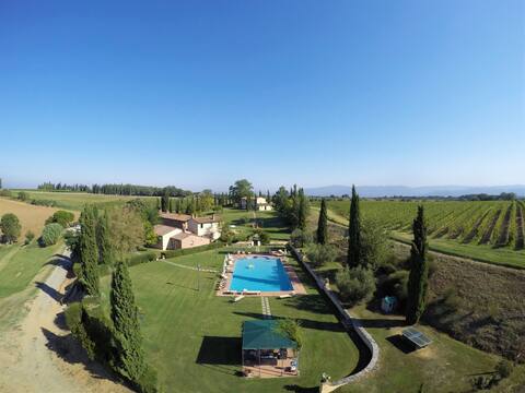 Rural Tuscany | Farmhouse with pool