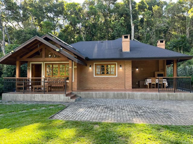 Entire home with 3 bedrooms in Camanducaia - Encanto chalé! Espetacular vista para montanha!