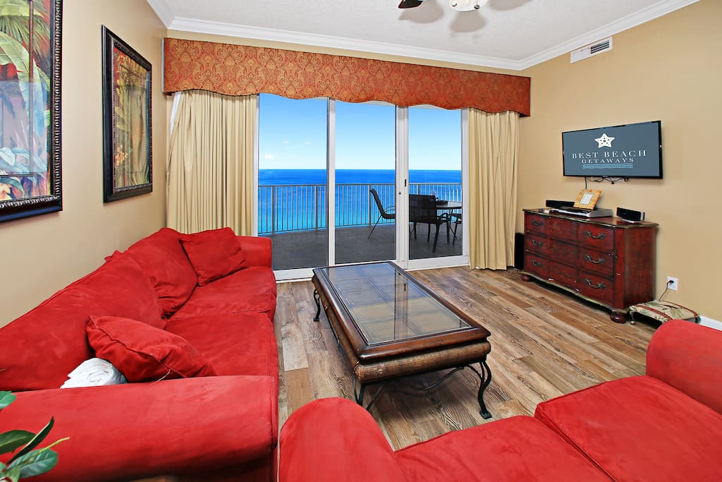 Couch,Furniture,Balcony,Indoors,Room